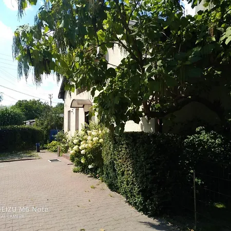 Bart House Homestay Warsaw