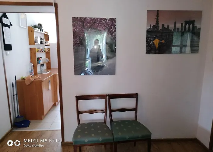 Bart House Otel Varşova